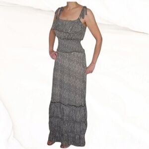 NEW - Ruffle maxi dress - M